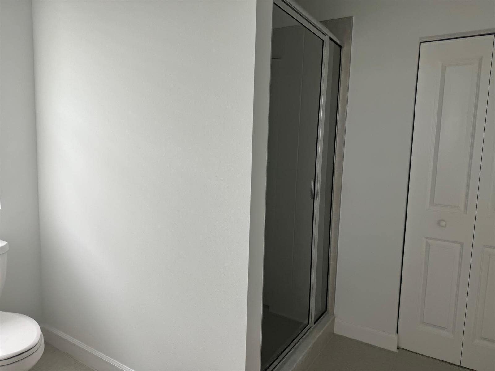 Building Photo - 4663 Hollister Ave