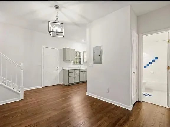 Building Photo - 1021 Ada Ave NW