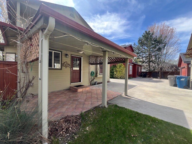 Building Photo - 2 Bed 2 Bath in Boise!