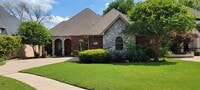 Building Photo - 856 Merion Dr