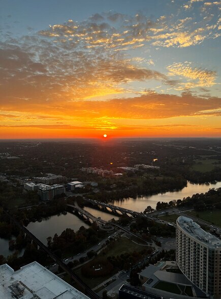 Building Photo - 301 West Ave.