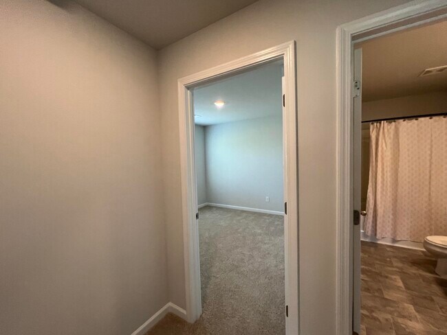 Building Photo - 6120 Beadlow St