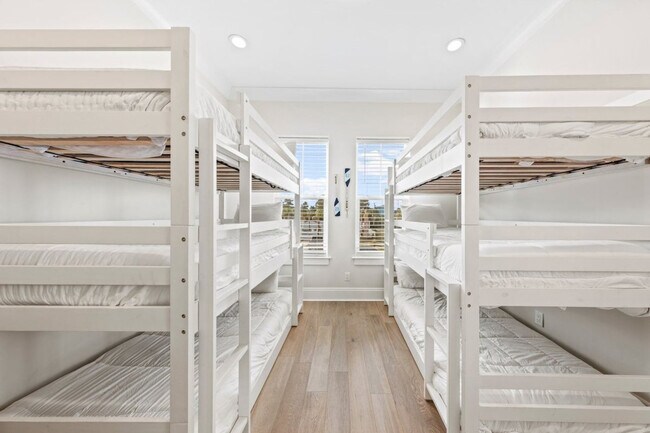 Building Photo - 17 Sunset Key Ct