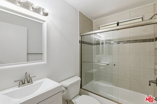 Building Photo - 2018 Griffith Park Blvd