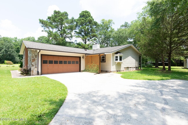Building Photo - 110 Deerfield Rd