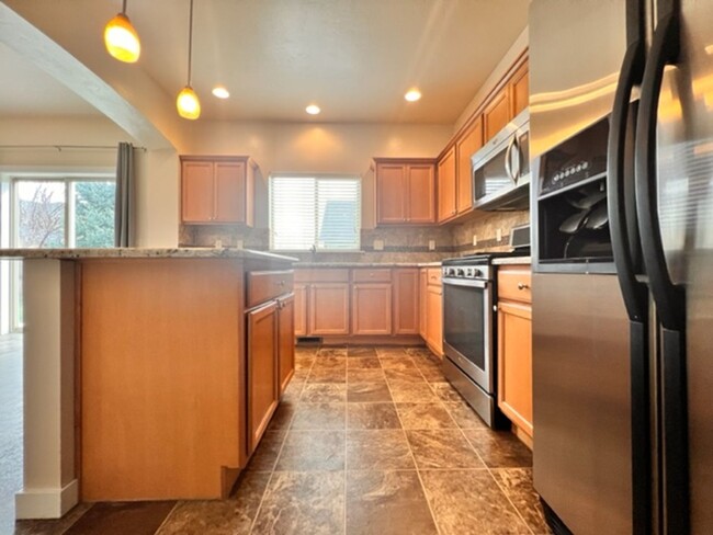 Building Photo - 4336 Cruzatte~Giant East Boise Home Close ...