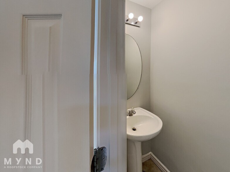 Building Photo - 180 Bramble Bush Trail