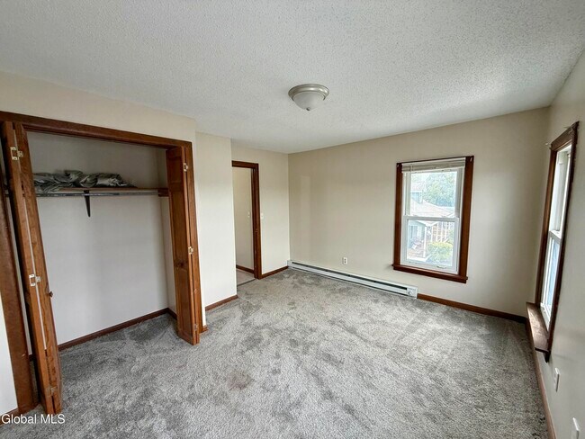 Building Photo - 569 Hudson Ave
