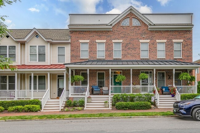 Primary Photo - Gorgeous 3 Bedroom Townhome in Oregon Hill...