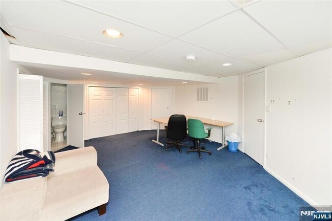 Building Photo - 16 Gurney Terrace