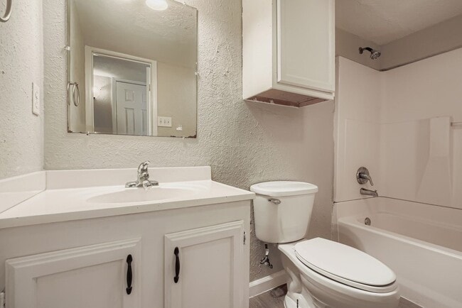 Building Photo - 226 Tara Plantation Dr