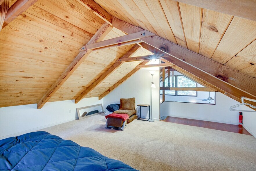 Building Photo - 932 Kiowa Dr