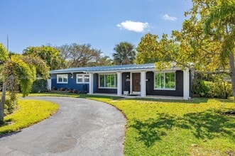 Building Photo - 2624 NE 30th St