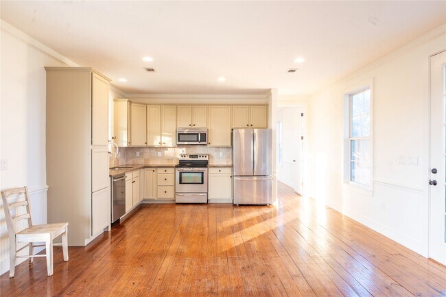 Building Photo - 3831 Meadow View Ln