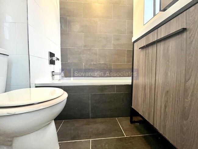 Building Photo - 564 West 189th