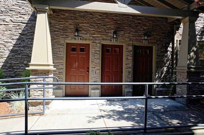 Building Photo - Quatama Rental
