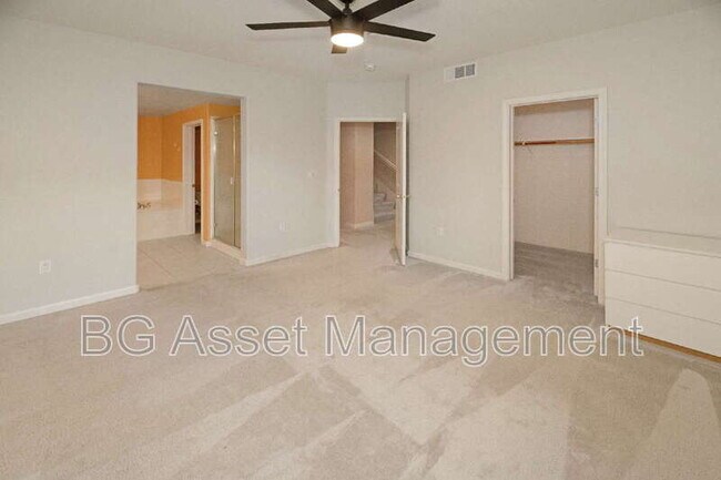 Building Photo - 1653 Northshore Dr