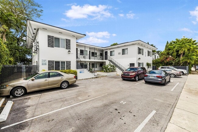 Primary Photo - 520 NE 82nd Terrace
