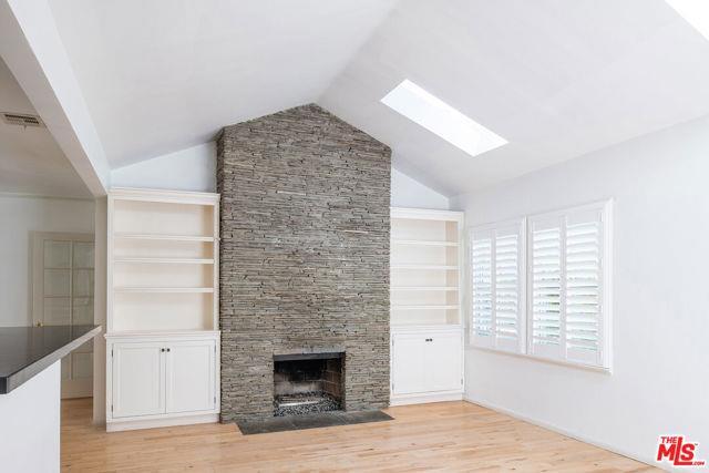 Building Photo - 8524 Appian Way