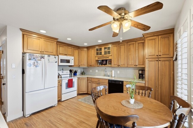 Building Photo - 5957 S Sultan Cir