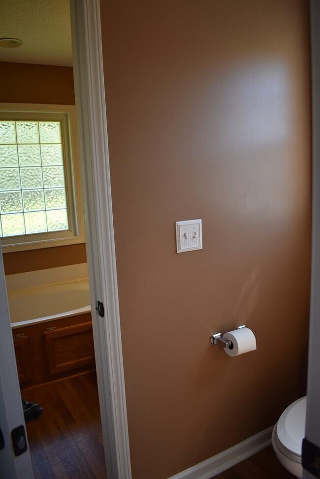 Building Photo - 2470 Navigator Cir