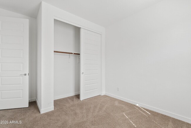 Building Photo - 4658 S Vapor