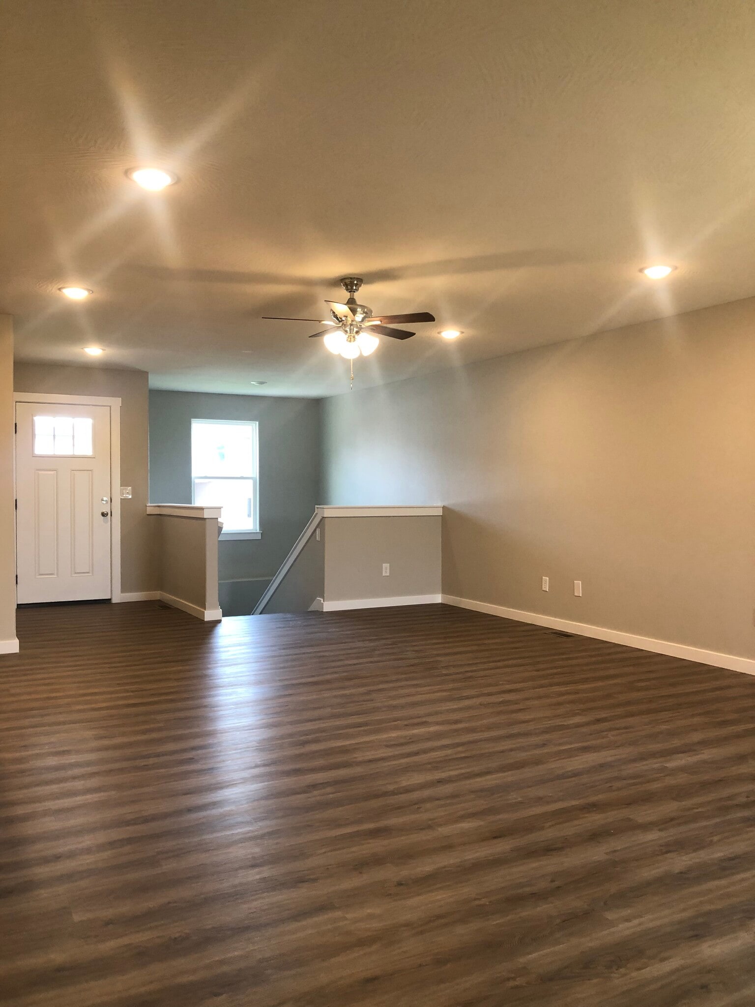 Building Photo - 1411 W Pebblebrooke Dr