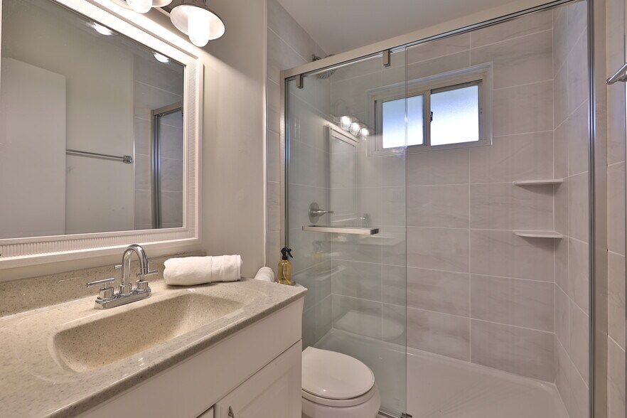 Bathroom w/ Walk-in Shower - 11849 Ramsdale Ct