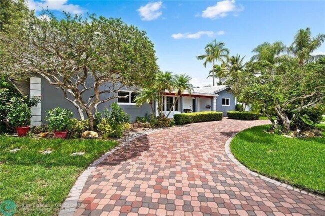 Building Photo - 2801 NE 59th St