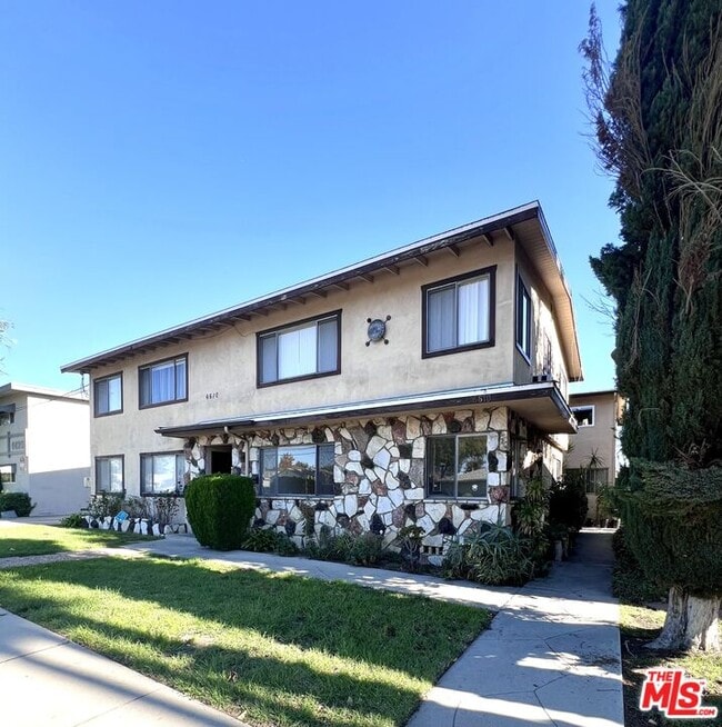 Building Photo - 6610 Whitsett Ave