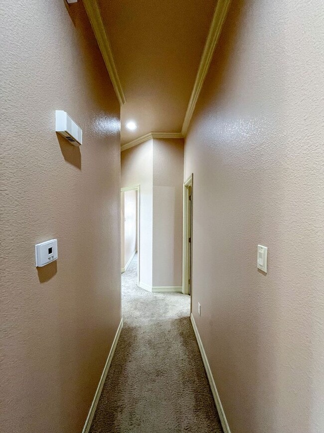 Building Photo - Available NOW This charming 1 story, 3 bedroom, 2 bath house could be your next home! Beautiful c...