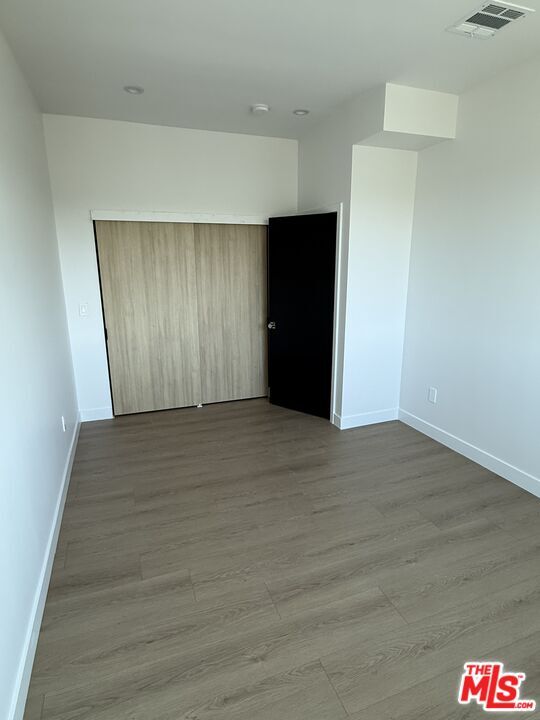 Building Photo - 2135 S Longwood Ave