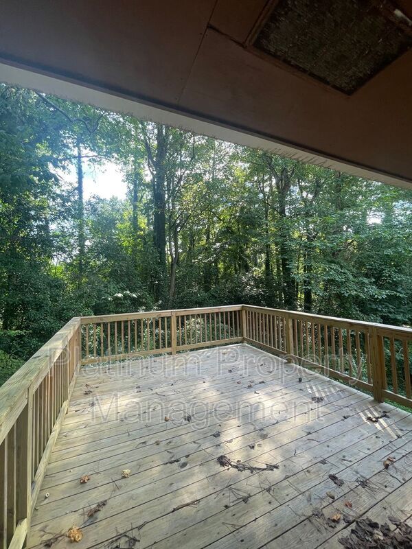 Building Photo - 2564 Timberly Dr SE
