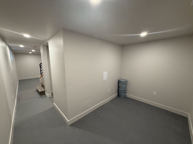 Building Photo - Immaculate FULL-REMODEL: 3 Bed 2 Bath Spokane Home w/ Brand New Everything!!