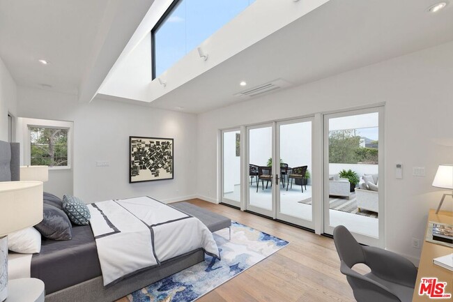 Building Photo - 15322 De Pauw St