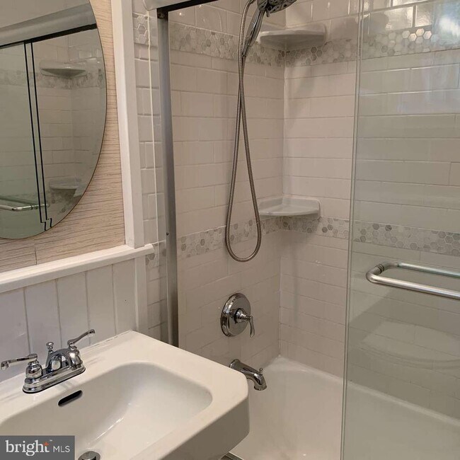 Building Photo - 3432 Martha Custis Dr