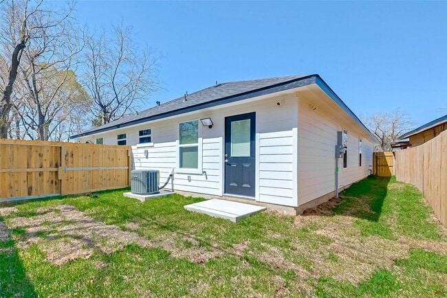 Building Photo - 7339 Krueger Rd