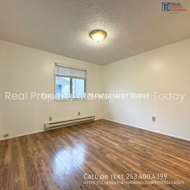 Building Photo - 2 bedroom and 1 bath Unit in Tacoma!