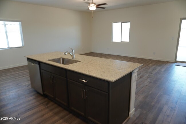Building Photo - 627 N Crowned Dove Trail