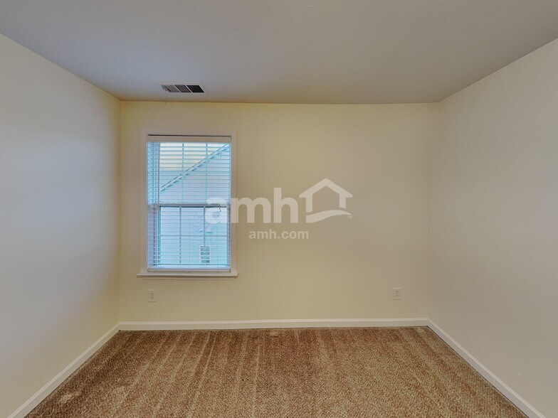 Building Photo - 1823 Madrid Falls Dr