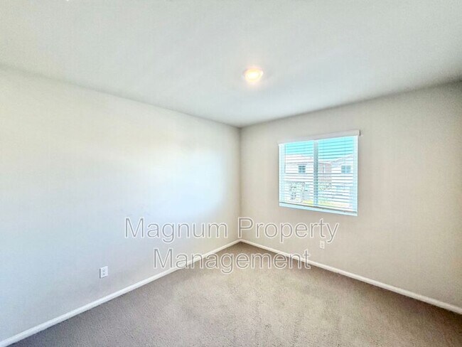 Building Photo - 36330 Albus Ave