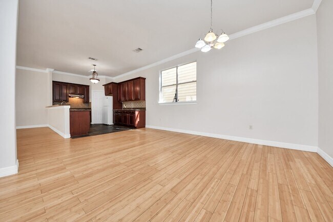 Building Photo - 3014 Chenevert St