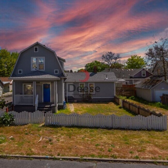 Building Photo - Charming North Spokane Home with Vintage C...