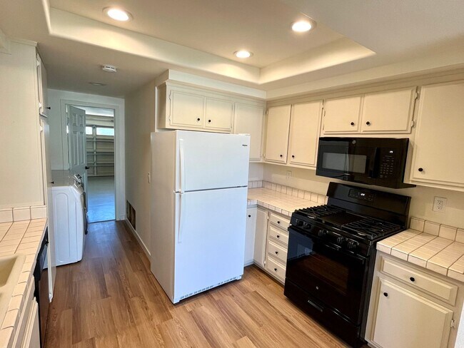 Building Photo - Encinitas Beach Townhome with Yard West of...