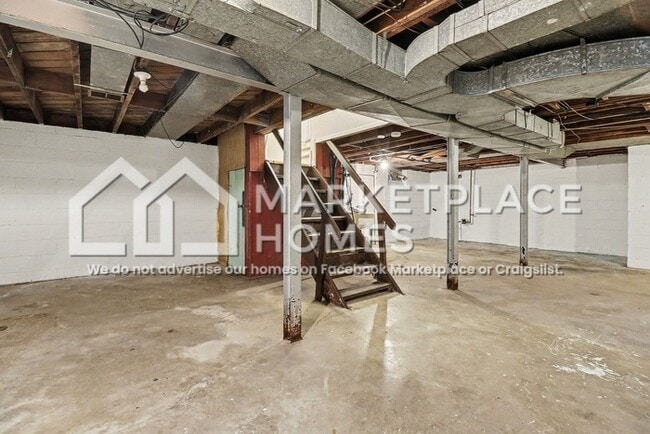 Building Photo - 18675 Forrer St