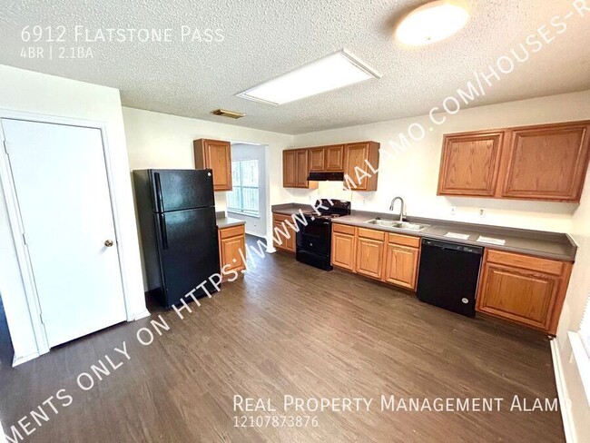 Building Photo - AVAILABLE! 4 Bedroom 2.5 Bath Two Story Ho...