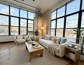 Building Photo - 2 Union St