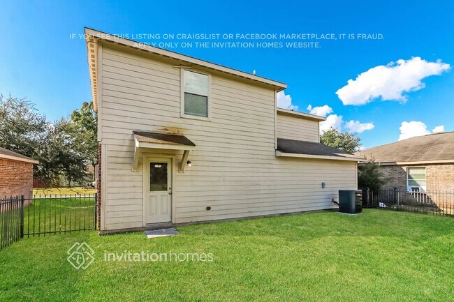 Building Photo - 28910 Rio Grande River Dr