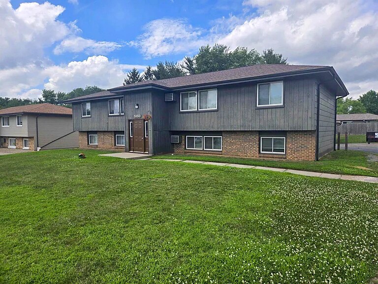 Building Photo - 5182 Seaton Hall Dr