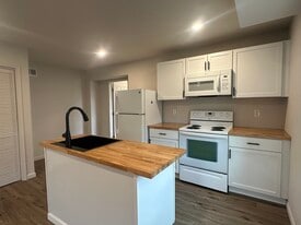 Building Photo - 1326 Morton Ave